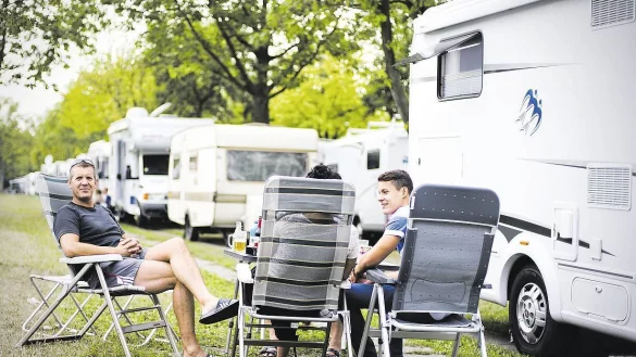 Campingurlaube sind beliebt. Auch in OWL lässt sich dabei auf einigen Campingplätzen eine schöne Zeit verbringen. - © picture alliance / dpa