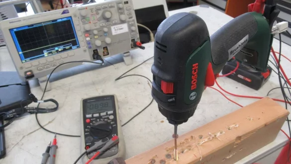 Werkzeug-Akkus - &copy; Foto: T&Uuml;V/Baumstark/selbst ist der Mann/dpa-tmn