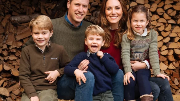 Weihnachtsfoto - © Foto: Matt Porteous/Kensington Palast via PA Media/dpa