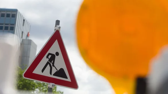 Am Dienstagvormittag wird an der A 33 die Anschlussstelle Paderborn-Zentrum gesperrt. - &copy; Lino Mirgeler/dpa