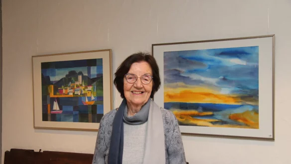 Inge Nerreter stellt ihre Bilder ab Sonntag im Gemeindehaus St. Nicolai aus. - © Nadine Uphoff