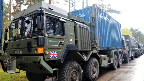 Tonnenweise Ersatzteile und Ausr&uuml;stung werden f&uuml;r die &Uuml;bung &bdquo;Spring Storm" ins Baltikum transportiert.&nbsp; - &copy; Bundeswehr