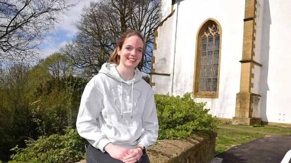 Mandy Morgenthal (28) hat in der evangelisch-reformierten Kirchengemeinde Oerlinghausen viele Einsatzbereiche. Foto: Karin Prignitz - © Karin Prignitz