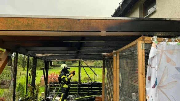 Wintergarten in Extertal hat gebrannt. - © Freiwillige Feuerwehr Extertal