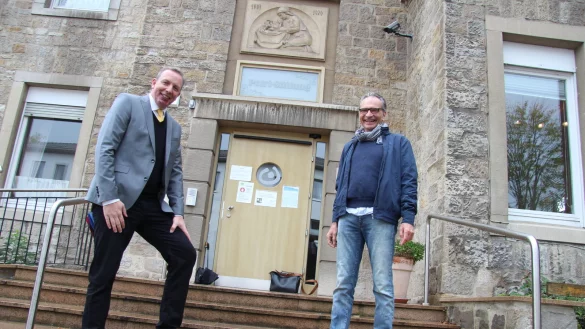 Dr. Johannes Hütte und Bernd Conrad (rechts) haben neue Pläne für die Petri-Stiftung.  - © Kirsten Fuhrmann