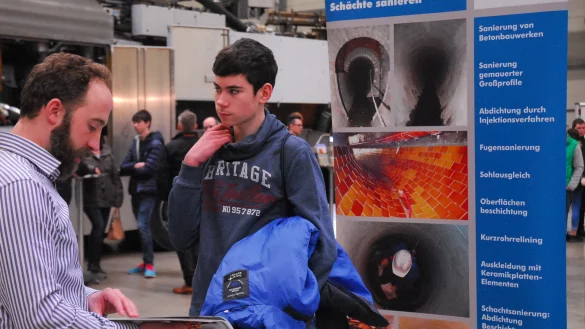 Die Sch&uuml;ler k&ouml;nnen sich an den einzelnen St&auml;nden &uuml;ber mehr als 100 Ausbildungsberufe informieren. - &copy; Archivfoto: Stay Lipso