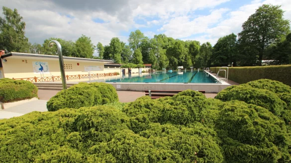 Die Absorberanlage im Freibad Barntrup ist alt und marode. In der kommenden Saison muss sie noch durchhalten, f&uuml;r 2022 soll ein neues Heizsystem her. Archivfoto - &copy; Jens Rademacher