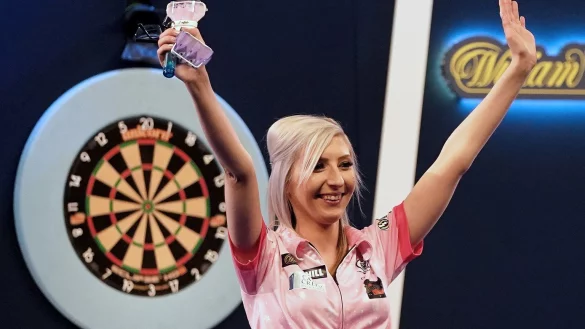 Fallon Sherrock - &copy; Foto: Tess Derry/PA Wire/dpa