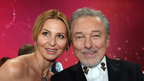 Karel Gott und Frau - &copy; Foto: Hendrik Schmidt