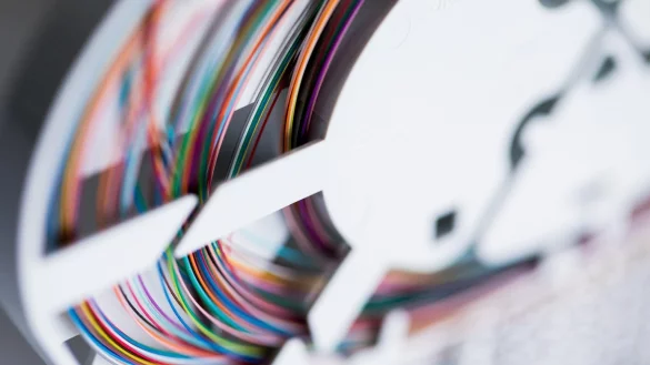 Glasfaserkabel - &copy; Foto: Rolf Vennenbernd/Symbolbild