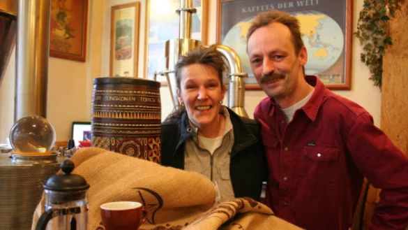 Helga Offel und Stefan B&ouml;s ziehen mit ihrem Caf&eacute; und der R&ouml;sterei um.&nbsp; - &copy; Kirsten Fuhrmann