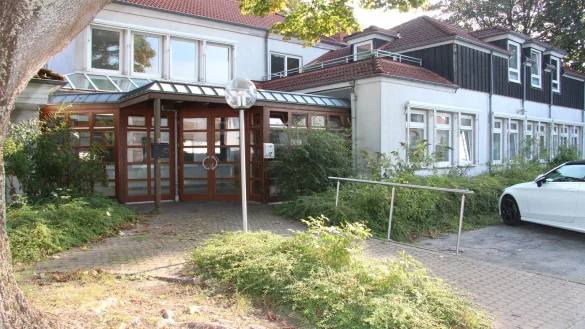 Das Dorfgemeinschaftshaus Hagen geh&ouml;rte vormals der Kirche und diente als Gemeindehaus, bevor die Stadt es kaufte und f&uuml;r Fl&uuml;chtlinge nutzbar machte. Foto: Cordula Gr&ouml;ne - &copy; Cordula Gr&ouml;ne(LZ)