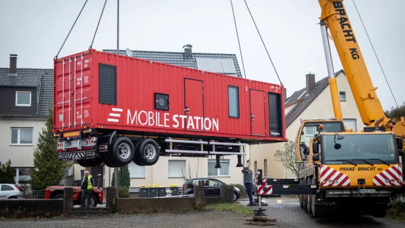 Hier &bdquo;fliegt" das mobile Labor an der Siemensstra&szlig;e ein. - &copy; Labor Krone