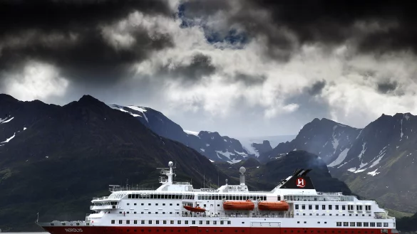 - &copy; Roland Marske