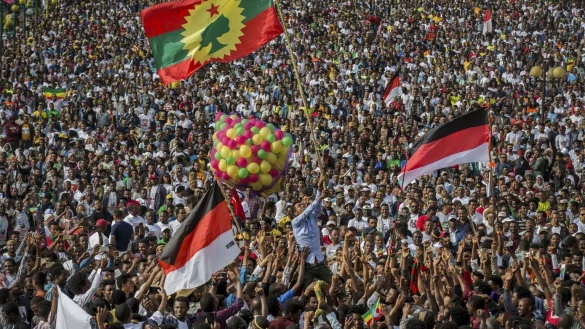 Menschenmenge in Addis Abeba - &copy; Foto: Mulugeta Ayene/AP/dpa