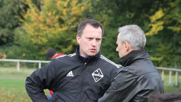 Carsten Skarupke (links) will mit SuS Pivitsheide aufsteigen. 
- © Sebastian Lucas