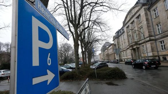 Mit der Neugestaltung des Kaiser-Wilhelm-Platzes sollen mehrere Parkplätze wegfallen. - © Sven Koch