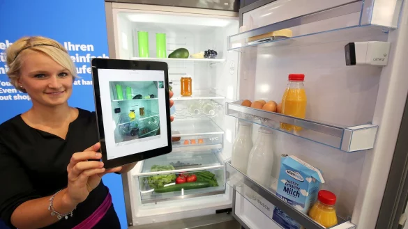 Vernetzter K&uuml;hlschrank - &copy; Foto: Wolfgang Kumm/dpa