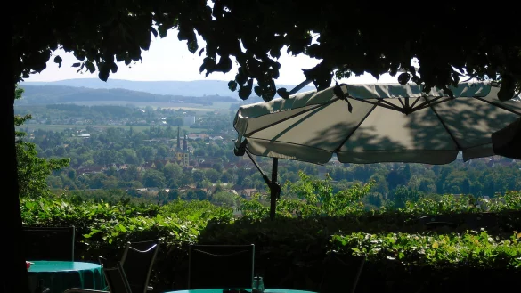 Bierg&auml;rten d&uuml;rfen ab Montag wieder &ouml;ffnen - so wie dieser an der Sch&ouml;nen Aussicht in Lemgo. - &copy; Archivfoto: Marlen Grote