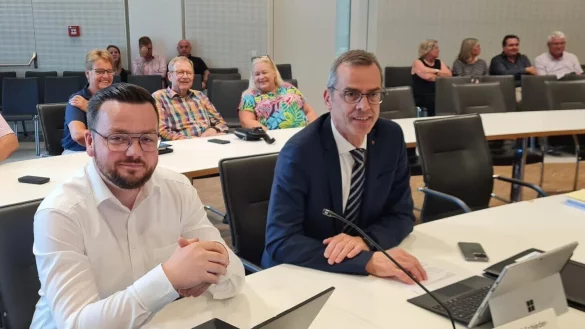 Bürgermeister Jörg Bierwirth begründete im Wahlausschuss des Kreises, warum der Schieder-Schwalenberger Wahlausschuss den Wahlvorschlag der AfD zurückgewiesen hat. - © Marianne Schwarzer