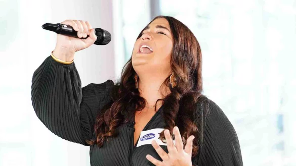 Aylin &Uuml;rkmez (26) versucht die Jury mit dem Song &bdquo;Rise Up&ldquo; von Andra Day zu &uuml;berzeugen. - &copy; TV NOW / Stefan Gregorowius