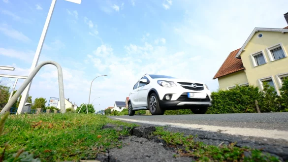 Hier wird saniert: An der Heidenoldendorfer Stra&szlig;e &ndash; hier die Haltestelle Sichertweise &ndash; wird fast zwei Jahre lang saniert werden. - &copy; Sven Koch