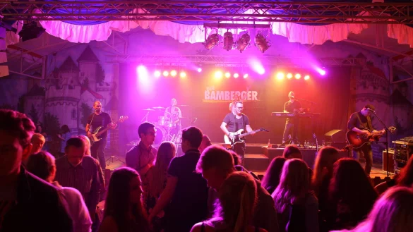 Kussler Ball mit den Bambergern. - &copy; Alina Hetland