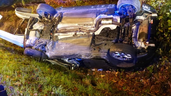 Schwerer Verkehrsunfall am Freitagabend in Kalletal- Langenholzhausen - &copy; Feuerwehr Kalletal