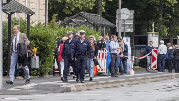 Gro&szlig;er Andrang am Gericht: Heute wird im Detmolder Auschwitz-Prozess das Urteil gegen den 94-j&auml;hrigen Reinhold Hanning verk&uuml;ndet. - &copy; Torben Gocke