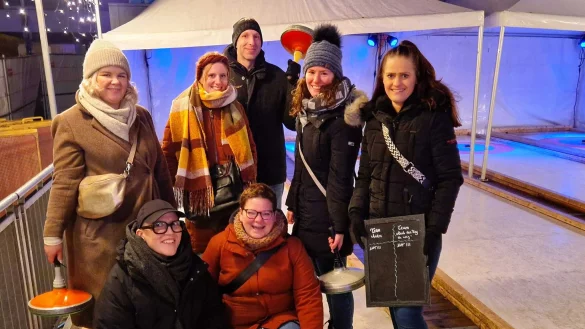 Etwa 20 Mitglieder des Treffpunkts OWL der Deutschen Stiftung f&uuml;r junge Erwachsene mit Krebs treffen sich regelm&auml;&szlig;ig in der Region zum Austausch und Spa&szlig; haben. - &copy; Janina Sch&uuml;tz