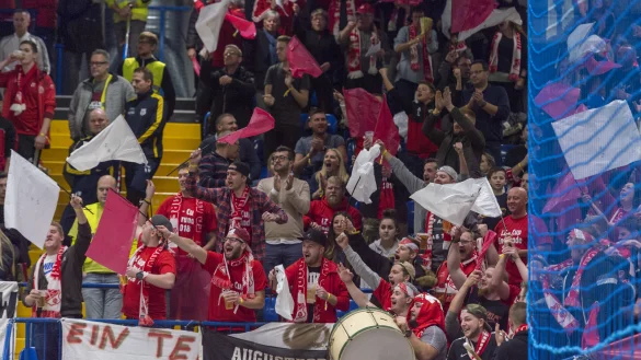 Die Fans des FC Augustdorf im Freudentaumel - &copy; Egon Penner