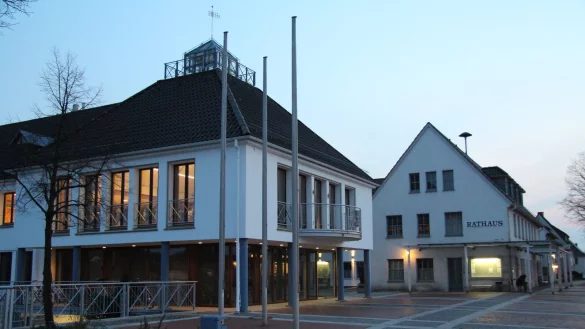 Das Rathaus in Augustdorf hat f&uuml;r den Besucherverkehr wieder ge&ouml;ffnet. - &copy; Archivfoto: Thorsten Engelhardt