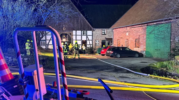 Feuerwehr und Rettungskräfte sind nach Vahlhausen ausgerückt. - © C.Rieks