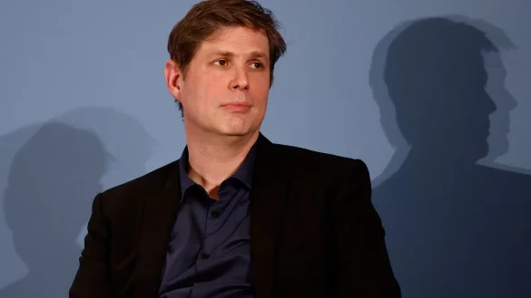 - &copy; Carsten Koall/dpa-Pool/dpa