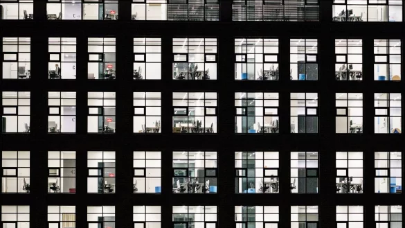 B&uuml;rogeb&auml;ude - &copy; Foto: Andreas Arnold/dpa