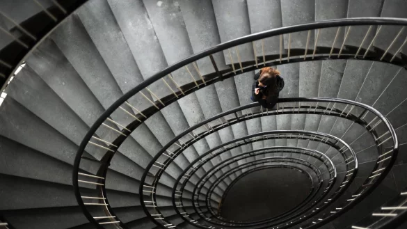 Abw&auml;rtsspirale - &copy; Foto: Julian Stratenschulte/dpa