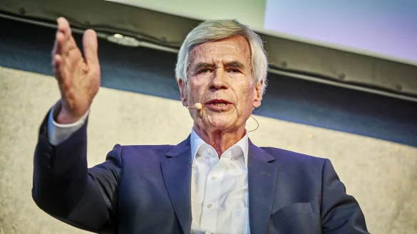 Der Unternehmer Michael Otto erhält am 20. Februar in Gütersloh den Reinhard Mohn Preis 2025. - © picture alliance / SZ Photo | Mike Schmidt