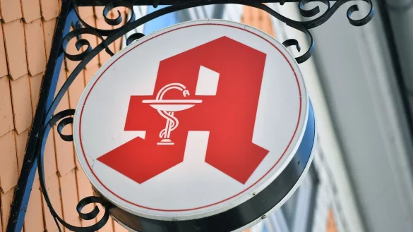 Genesenen-Zertifikate in Apotheken - &copy; Foto: Martin Schutt/dpa-Zentralbild/dpa