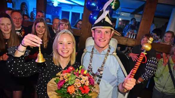 Sascha I. Kreie ist neuer Prinz, seine Freundin Lea I. Busekros Prinzessin von Kalledonien. - &copy; Nicole Ellerbrake