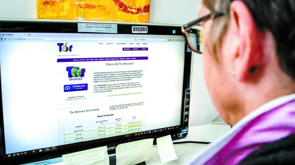 Darknet statt Internet: Im Deep Web kann der Nutzer surfen, ohne direkte Spuren zu hinterlassen. Installiert werden muss auf dem PC zun&auml;chst ein alternativer Browser. - &copy; Tobias Schreiner