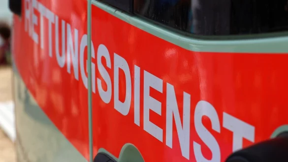 Der Mann musste mit einem Rettungswagen in ein Krankenhaus gebracht werden. - &copy; Pixabay