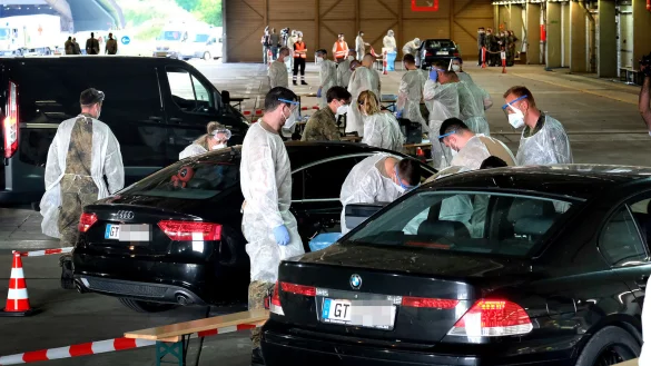 Das Testzentrum am Flughafen in G&uuml;tersloh an der&nbsp;Marienwerder Stra&szlig;e wird von der Bundeswehr betrieben. - &copy; Andreas Fr&uuml;cht