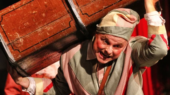 Lustspielklassiker: &bdquo;Der Diener zweier Herren"wird verl&auml;ngert.&nbsp; - &copy; Stattgespr&auml;ch