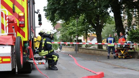 Ein Glasleck in der Hermannstra&szlig;e hat die Feuerwehr auf Trab gehalten. - &copy; Alexandra Schaller