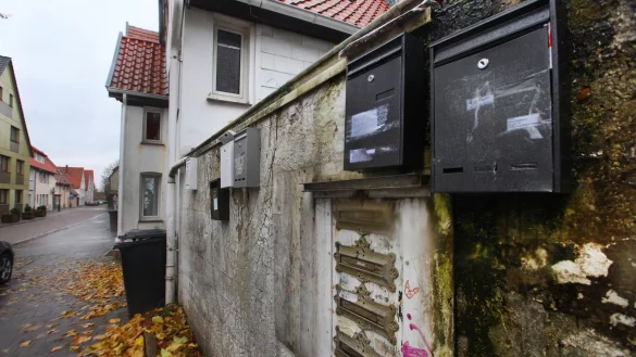 Mit Schrottimmobilien haben viele Kommunen zu k&auml;mpfen. Vielerorts schlie&szlig;en sich die Beh&ouml;rden vom Ordnungsamt bis zum Zoll zusammen, um hier das Blatt zu wenden. Foto: Gerstendorf-Welle - &copy; Vera Gerstendorf-Welle