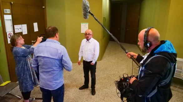 Rechtsanwalt Murat Baspinar ist selber seit 20 Jahren als Fu&szlig;ball-Schiedsrichter unterwegs. Das Urteil gegen seinen Mandanten G. findet er als zu hart. - &copy; J&ouml;rg Hagemann