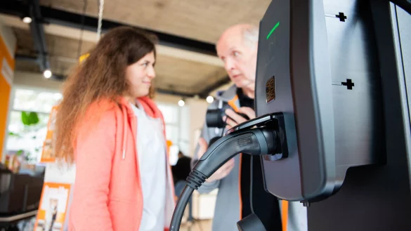 Weidm&uuml;ller entwickelt und produziert unter anderem L&ouml;sungen f&uuml;r die Elektromobilit&auml;t. Das Unternehmen l&auml;dt zu seinem E-Mobilit&auml;ts-Tag in die Detmolder Fu&szlig;g&auml;ngerzone ein. - &copy; Weidm&uuml;ller