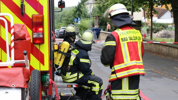 Im Ernstfall sind die hauptamtlichen Kr&auml;fte der Salzufler Feuerwehr so schnell wie m&ouml;glich zur Stelle &ndash; hier bei einem Gasaustritt an der Hermannstra&szlig;e.&nbsp; - &copy; Alexandra Schaller