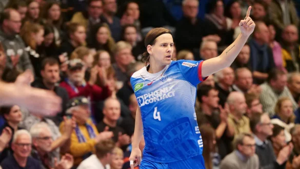 Bjarki Mar Elisson sorgt mit seiner Unterschrift f&uuml;r einen weiteren Fingerzeig. - &copy; J&ouml;rg Hagemann