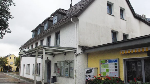 Der Rathaus-Altbau ist energetisch nicht mehr auf dem aktuellen Stand - jetzt soll nachgebessert werden. - &copy; Dieter Asbrock